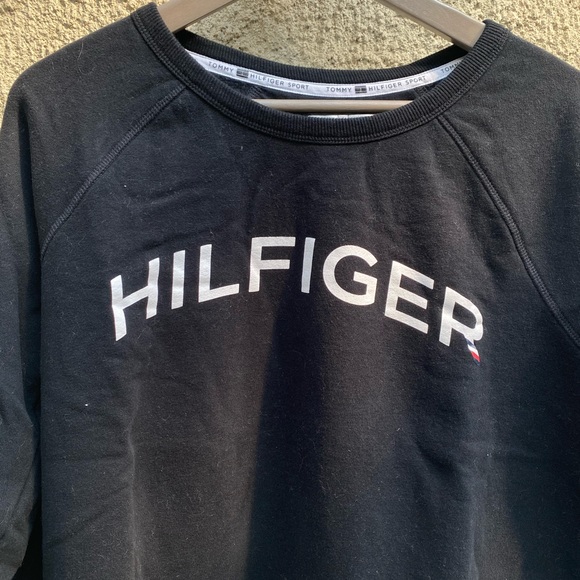 Tommy Hilfiger Crewneck! - Picture 3 of 4